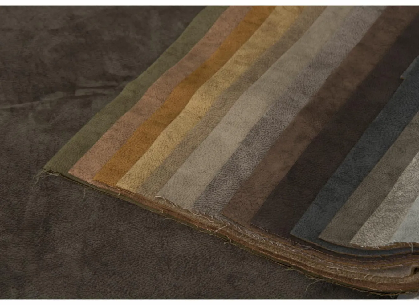 Hoeksalon Monolithos 373x332cm - stof - bruin