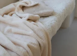 Tiseco Plaid Pippa 150x200cm - flanel - ivoor