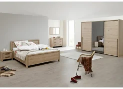 Slaapkamer met bed 180x200cm - kleerkast 283cm - commode 110cm en 2 nachtkastjes